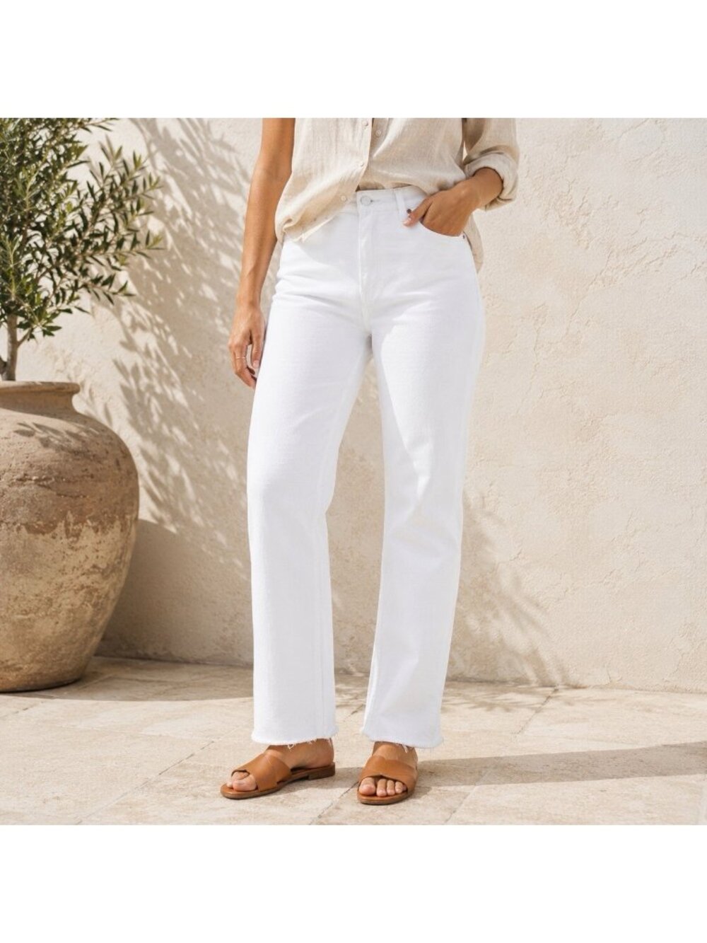 Abercrombie & Fitch Curve Love Mid Rise 90s Straight Jean 36 / 22R White Raw Hem